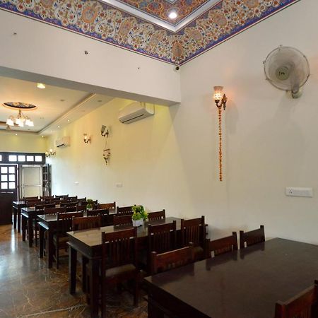 Hotel Surya Garh Джапур Экстерьер фото