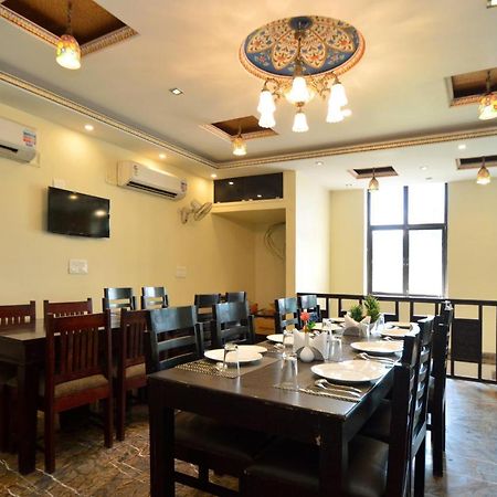 Hotel Surya Garh Джапур Экстерьер фото