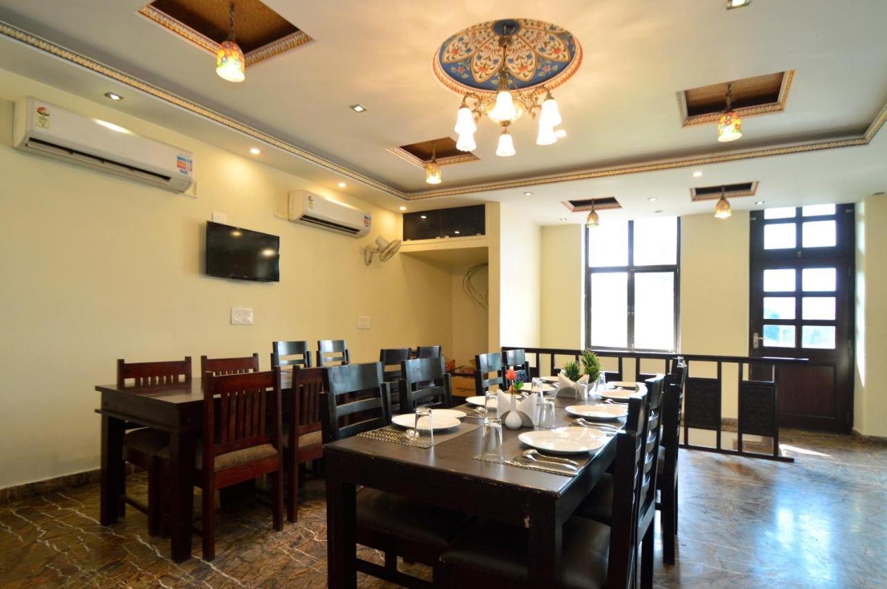 Hotel Surya Garh Джапур Экстерьер фото